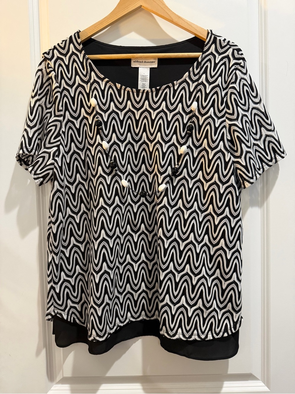 Alfred Dunner Women's Large Black White Abstract Print Layered Blouse w Necklace